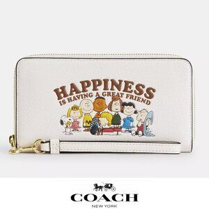 🐶❤️Coach X Peanuts Long Zip Around Wallet